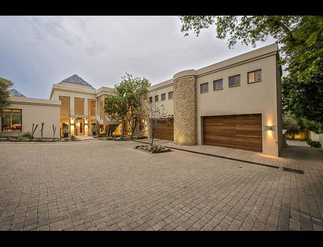 5 BEDROOM HOUSE FOR SALE IN BRYANSTON